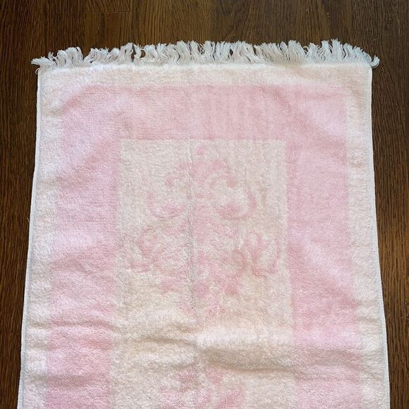 Vintage 60s Fieldcrest Imperial Collection pink cotton small bath towel - Picture 2 of 6